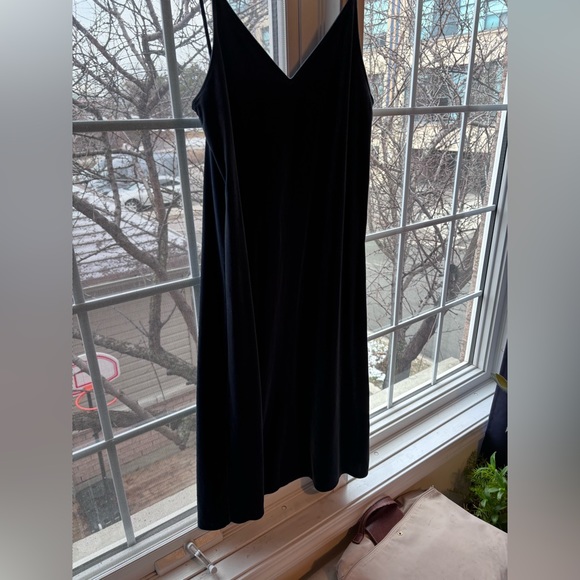 Uniqlo Blue Velvet Midi Dress - Picture 3 of 4